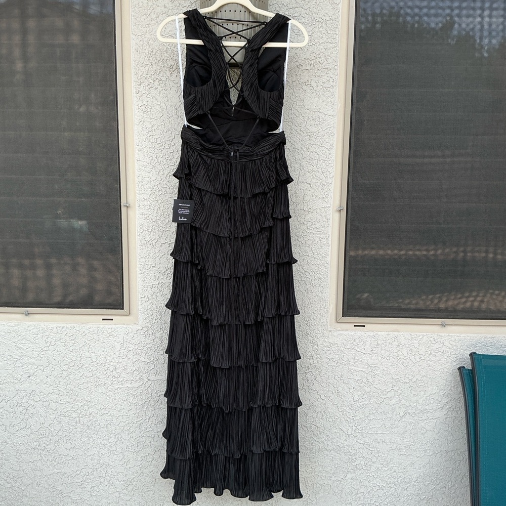 NWT Lulu’s Beauty Icon Black Satin Pleated Tiered Lace-Up Maxi Dress Medium Chic - Picture 5 of 11